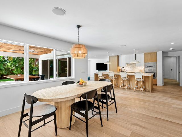 Продажа дома по адресу 400 Kings Lynn - фото 6315597