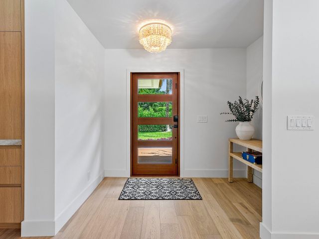 Продажа дома по адресу 400 Kings Lynn - фото 6315601