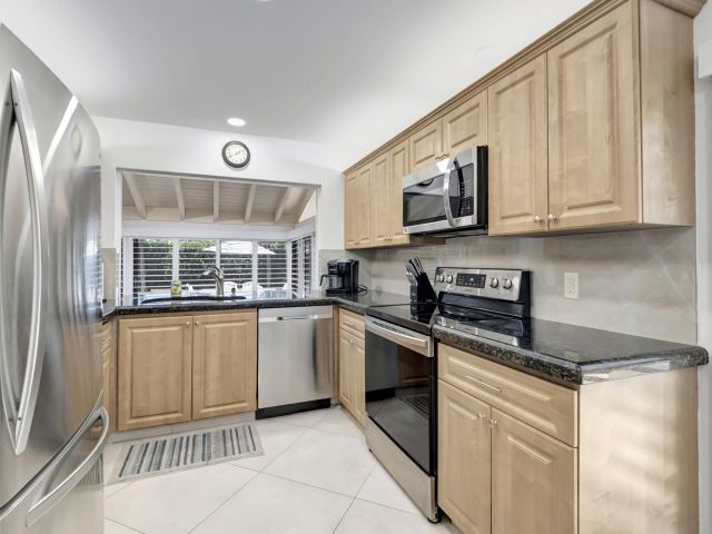 Дом в аренду по адресу 902 Foxpointe Circle - фото 6315679