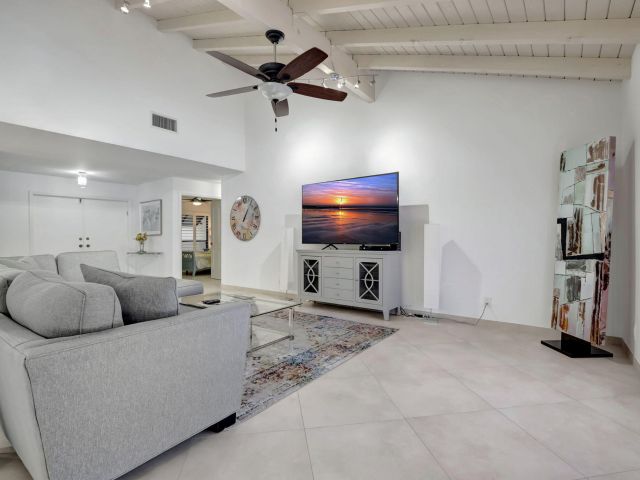 Дом в аренду по адресу 902 Foxpointe Circle - фото 6315689