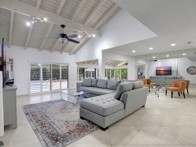 Дом в аренду по адресу 902 Foxpointe Circle - фото 6315692