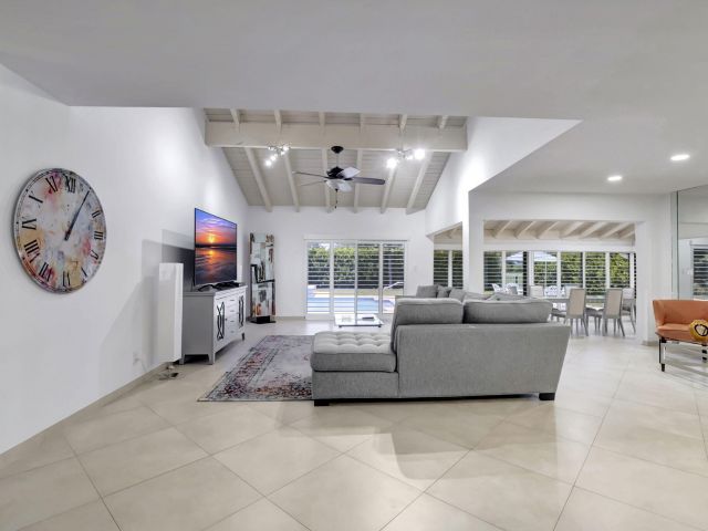 Дом в аренду по адресу 902 Foxpointe Circle - фото 6315693