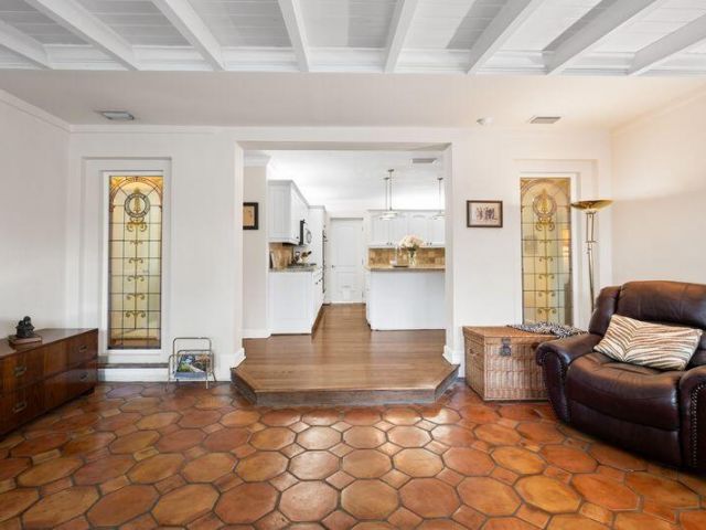 Продажа дома по адресу 322 Valencia Road - фото 6928334