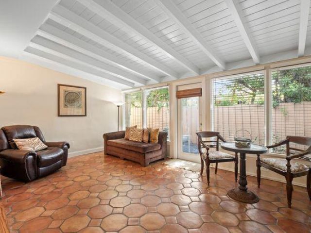 Продажа дома по адресу 322 Valencia Road - фото 6928335