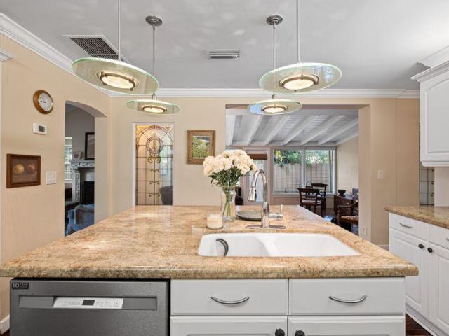 Продажа дома по адресу 322 Valencia Road - фото 6928342