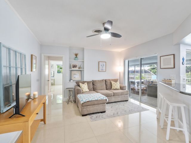 Дом в аренду по адресу 772 Apple Tree Lane - фото 6749022