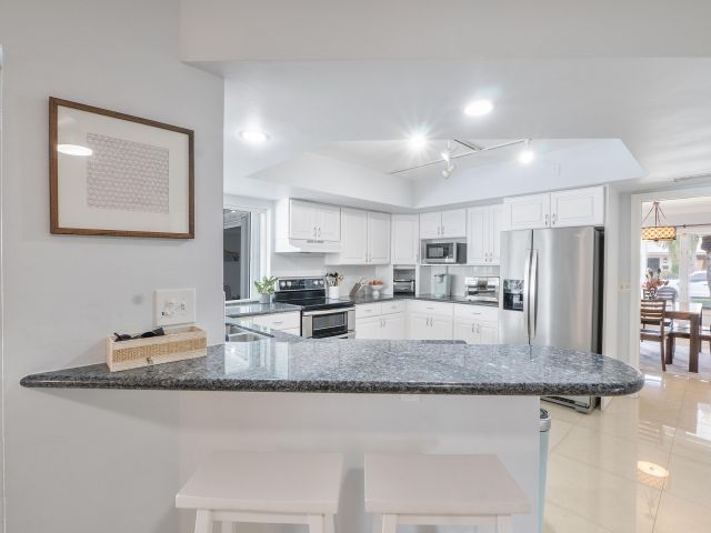 Дом в аренду по адресу 772 Apple Tree Lane - фото 6749025