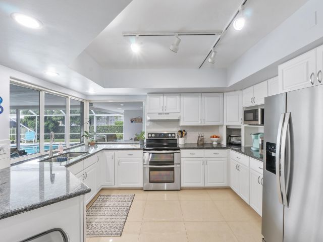 Дом в аренду по адресу 772 Apple Tree Lane - фото 6749026