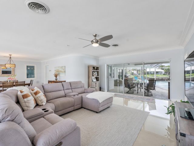 Дом в аренду по адресу 772 Apple Tree Lane - фото 6749030