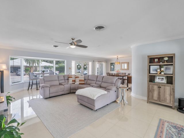 Дом в аренду по адресу 772 Apple Tree Lane - фото 6749031