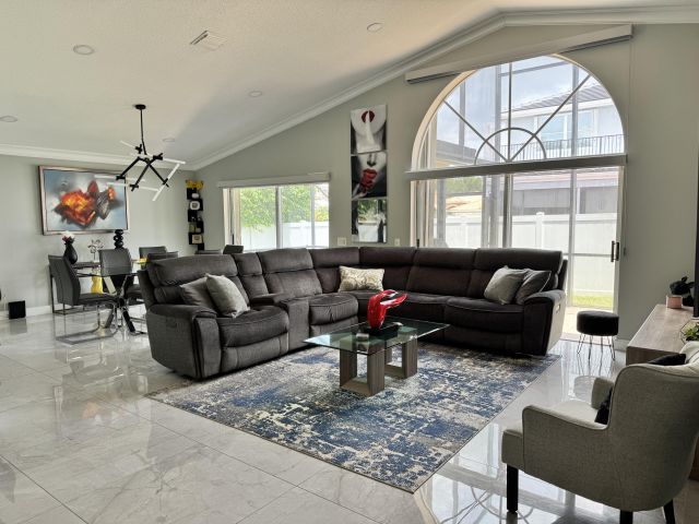 Дом в аренду по адресу 18038 Rhumba Way - фото 6317141