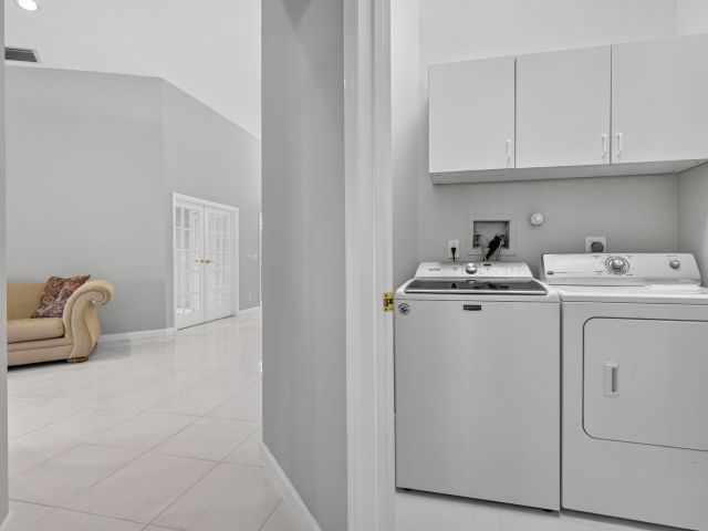 Продажа дома по адресу 1052 W Shore Drive - фото 6307459