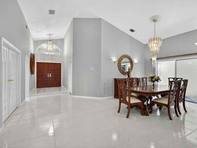 Продажа дома по адресу 1052 W Shore Drive - фото 6307460