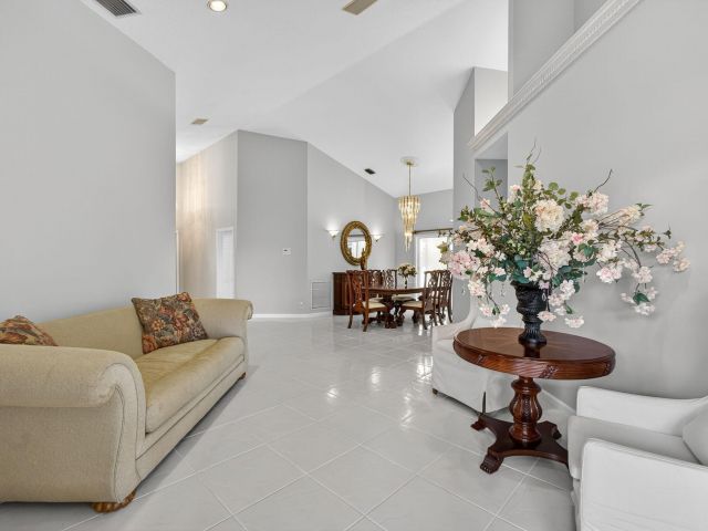 Продажа дома по адресу 1052 W Shore Drive - фото 6307462