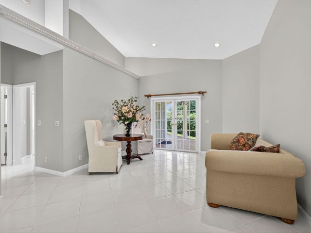 Продажа дома по адресу 1052 W Shore Drive - фото 6307464