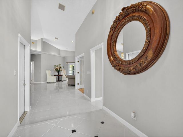 Продажа дома по адресу 1052 W Shore Drive - фото 6307470