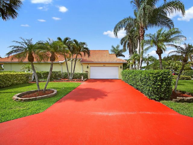 Продажа дома по адресу 1052 W Shore Drive - фото 6307473