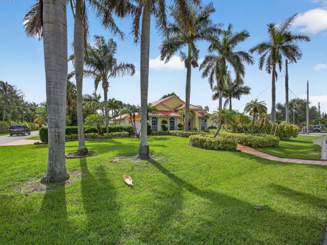 Продажа дома по адресу 1052 W Shore Drive - фото 6307474