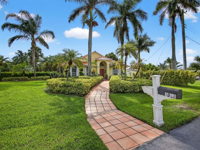 Продажа дома по адресу 1052 W Shore Drive - фото 6307475