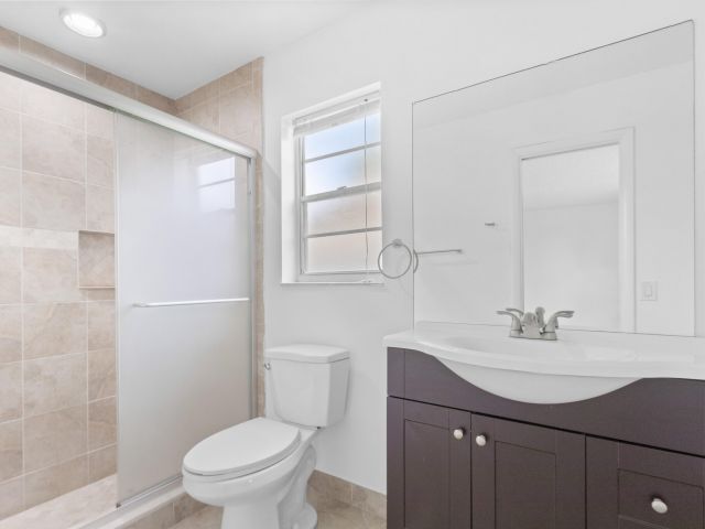 Дом в аренду по адресу 23089 SW 55th Avenue - фото 6895040