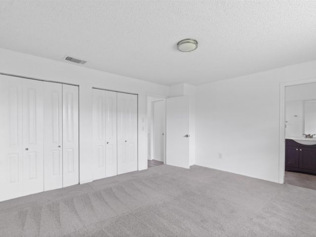 Дом в аренду по адресу 23089 SW 55th Avenue - фото 6895041