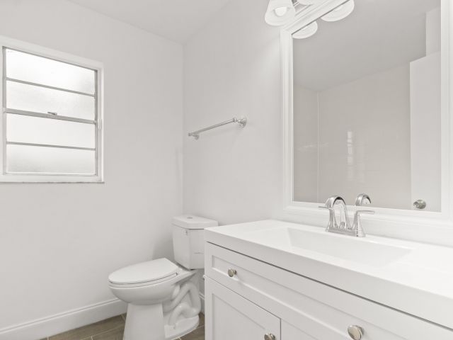 Дом в аренду по адресу 23089 SW 55th Avenue - фото 6895043