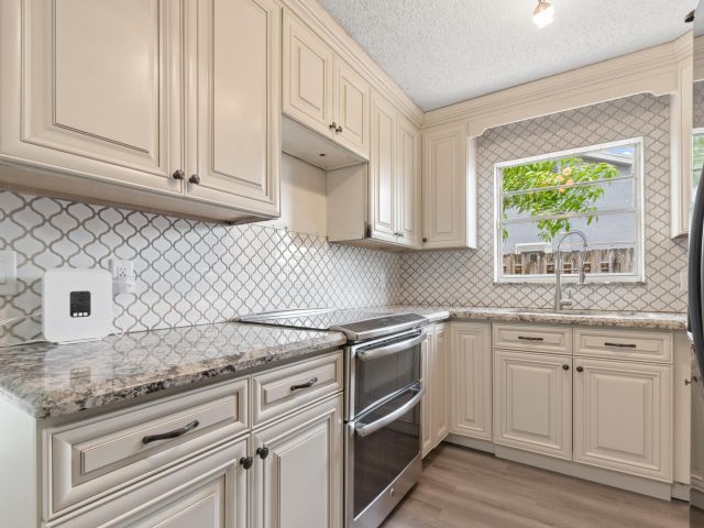 Дом в аренду по адресу 23089 SW 55th Avenue - фото 6895048