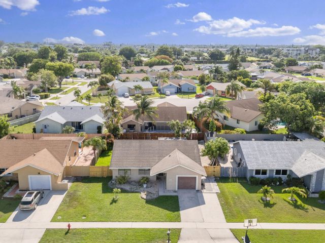 Дом в аренду по адресу 23089 SW 55th Avenue - фото 6895055