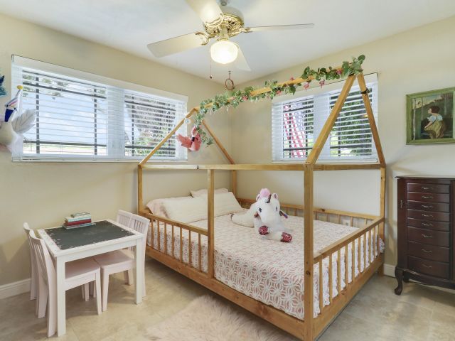 Продажа дома по адресу 10421 SW 107th Street - фото 6373340