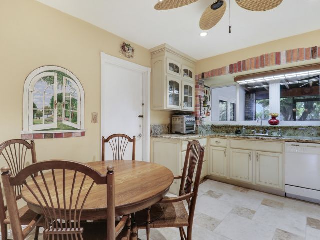 Продажа дома по адресу 10421 SW 107th Street - фото 6373345