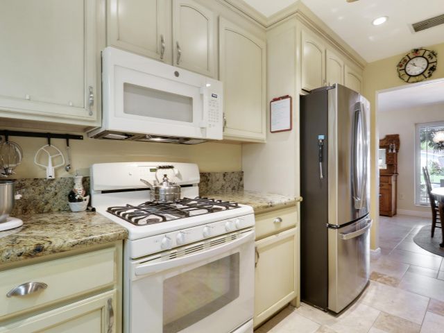 Продажа дома по адресу 10421 SW 107th Street - фото 6373346