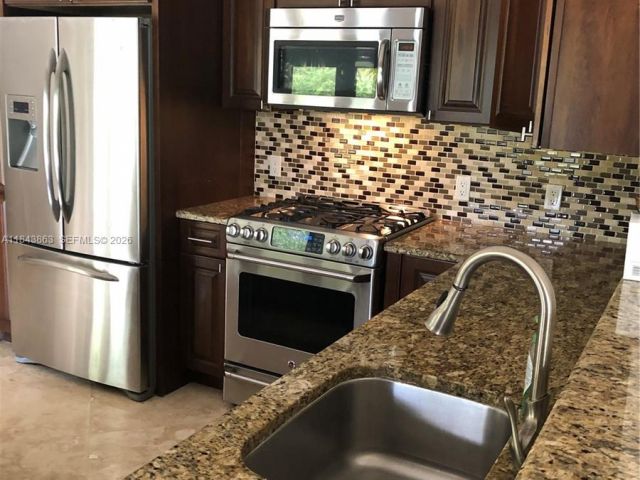 Продажа дома по адресу 10801 SW 123rd St - фото 7514921