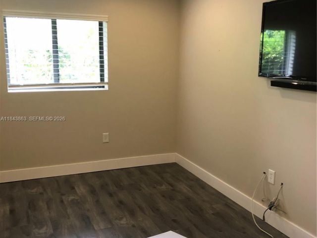 Продажа дома по адресу 10801 SW 123rd St - фото 7514926