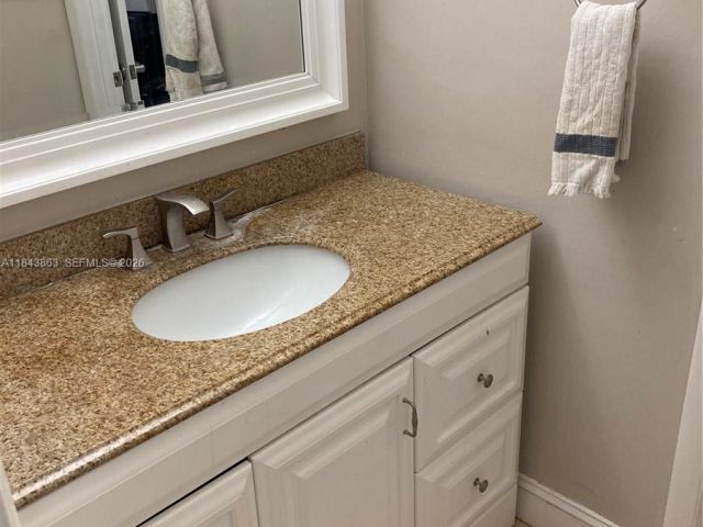 Продажа дома по адресу 10801 SW 123rd St - фото 7514930