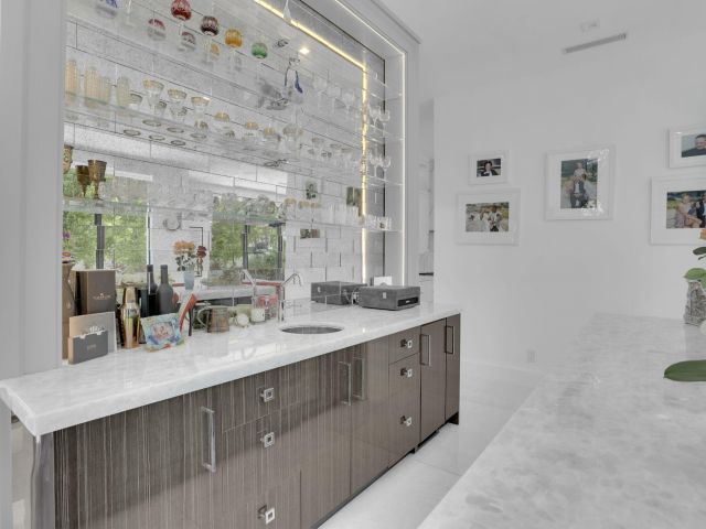 Продажа дома по адресу 234 NE 4th Street - фото 6316988