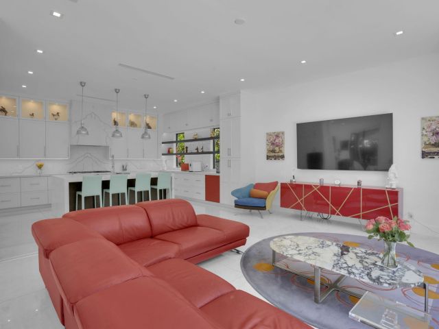 Продажа дома по адресу 234 NE 4th Street - фото 6316992