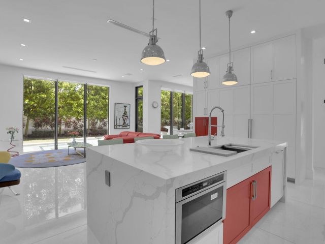 Продажа дома по адресу 234 NE 4th Street - фото 6316995