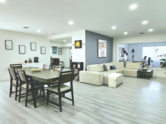 Продажа дома по адресу 4534 Brady Boulevard - фото 6315430