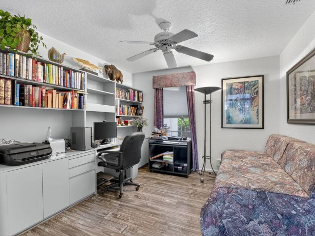 Продажа дома по адресу 19254 Bay Leaf Court - фото 6319253