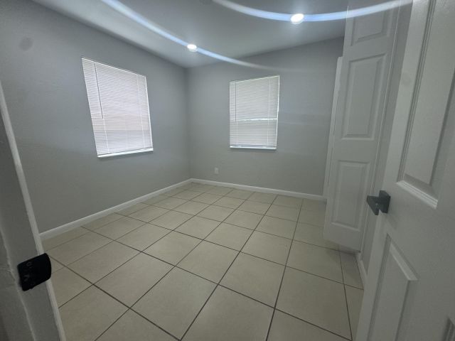 Дом в аренду по адресу 721 Nathan Hale Road - фото 6319565