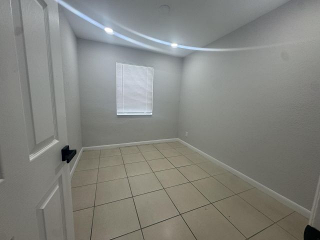 Дом в аренду по адресу 721 Nathan Hale Road - фото 6319567