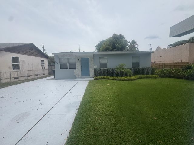 Дом в аренду по адресу 721 Nathan Hale Road - фото 6319572