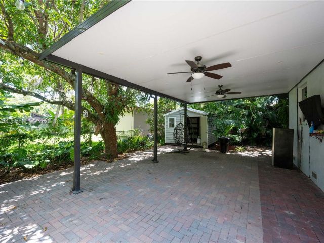 Продажа дома по адресу 13325 NE 10th Ave - фото 6333619