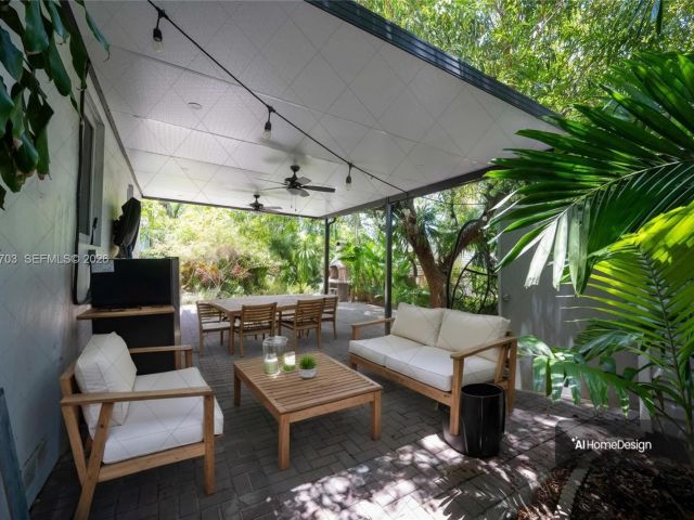 Продажа дома по адресу 13325 NE 10th Ave - фото 6333621