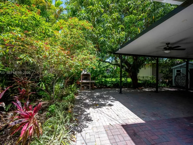 Продажа дома по адресу 13325 NE 10th Ave - фото 6333618