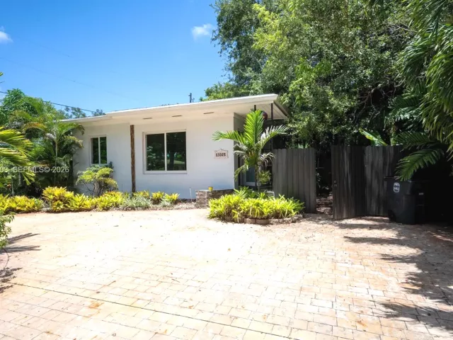 Продажа дома по адресу 13325 NE 10th Ave - фото 6333624