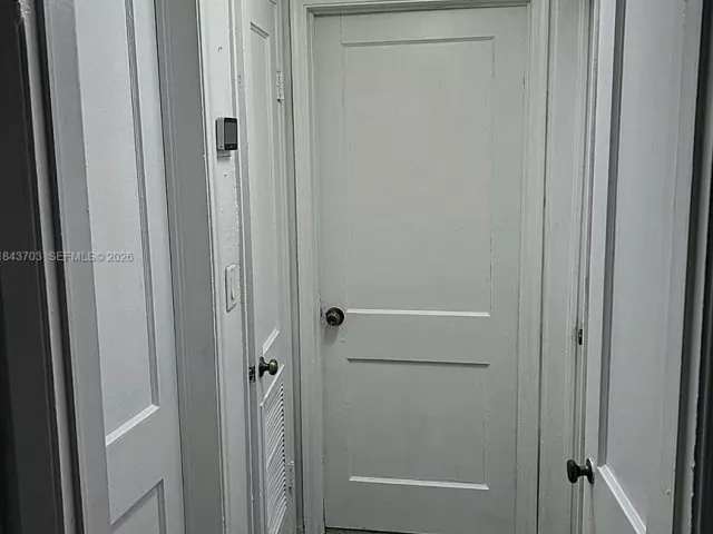 Продажа дома по адресу 13325 NE 10th Ave - фото 6333607