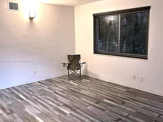 Продажа дома по адресу 13325 NE 10th Ave - фото 6333611