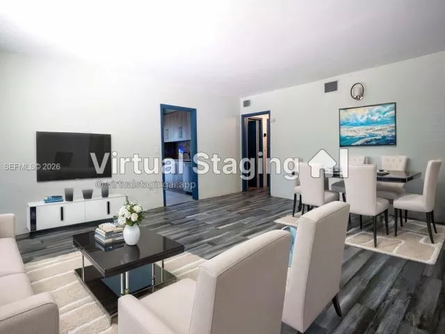 Продажа дома по адресу 13325 NE 10th Ave - фото 6333612