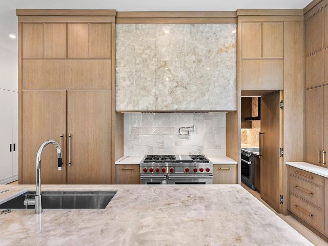 Продажа дома по адресу 2002 NW 4th Avenue - фото 6315381